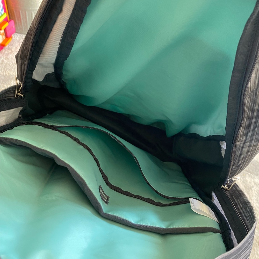 🌟 final sale - great Adidas Backpack - Picture 7 of 9